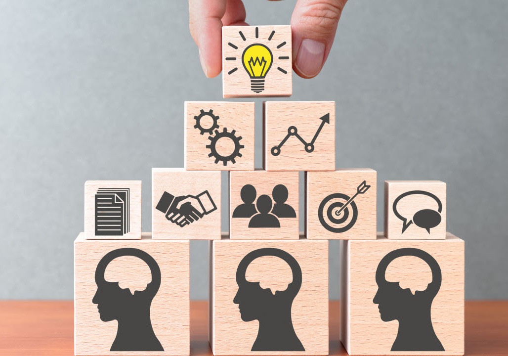 تزداد القدرة البشرية مع كثرة التجارب والممارسة